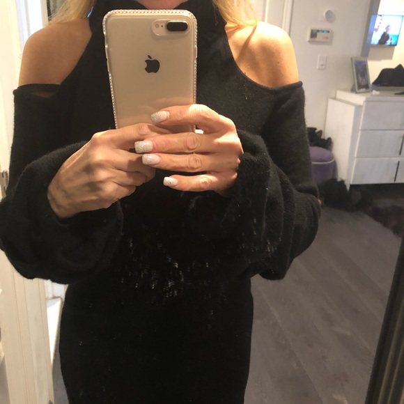 Dknyc long black cold shoulder sweater - Picture 4 of 4